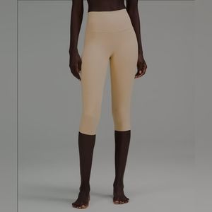 NWT Lululemon Align High-Rise Crop 17" Size 8